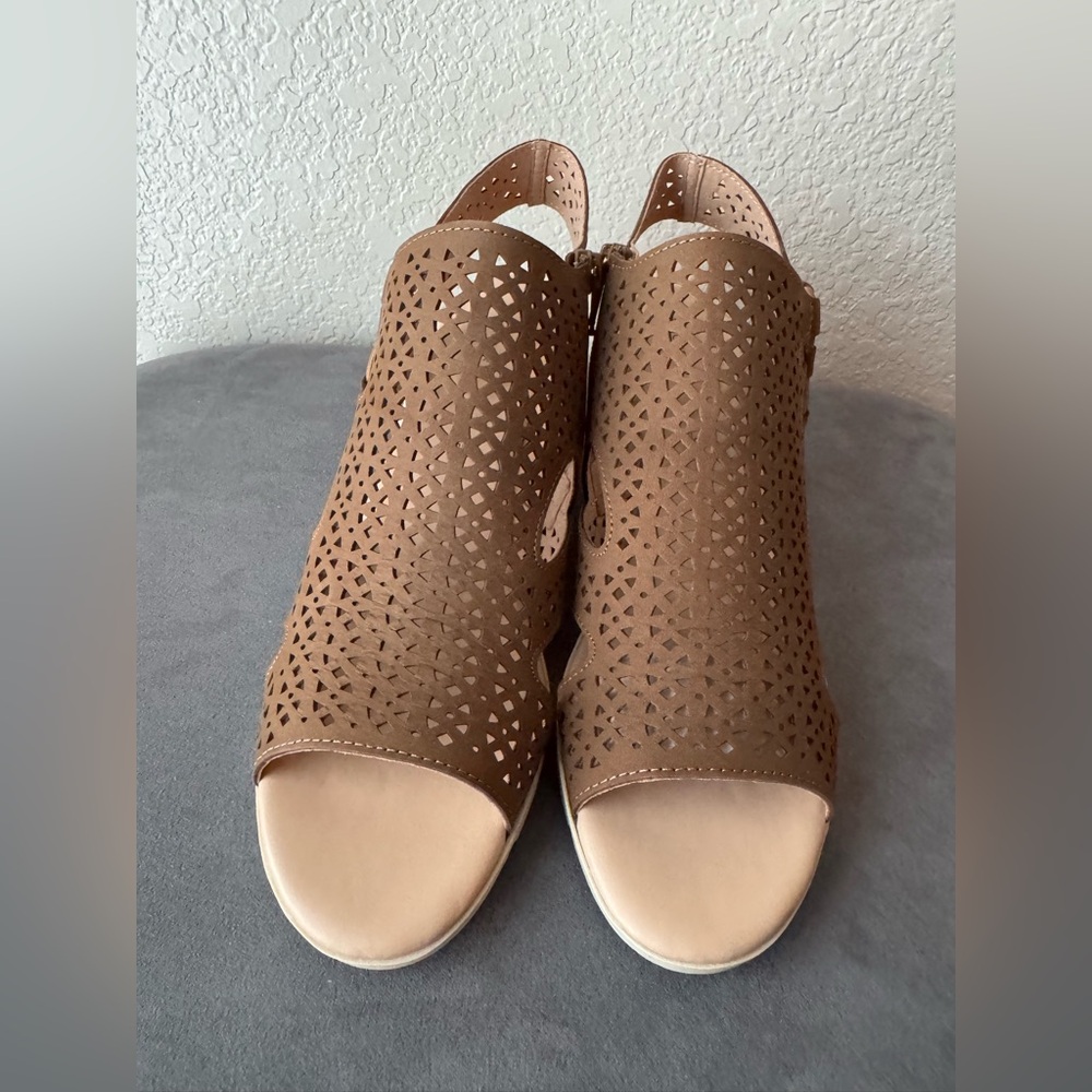 Rockport Brown Wedges Size 9.5 NWOT - Picture 3 of 8